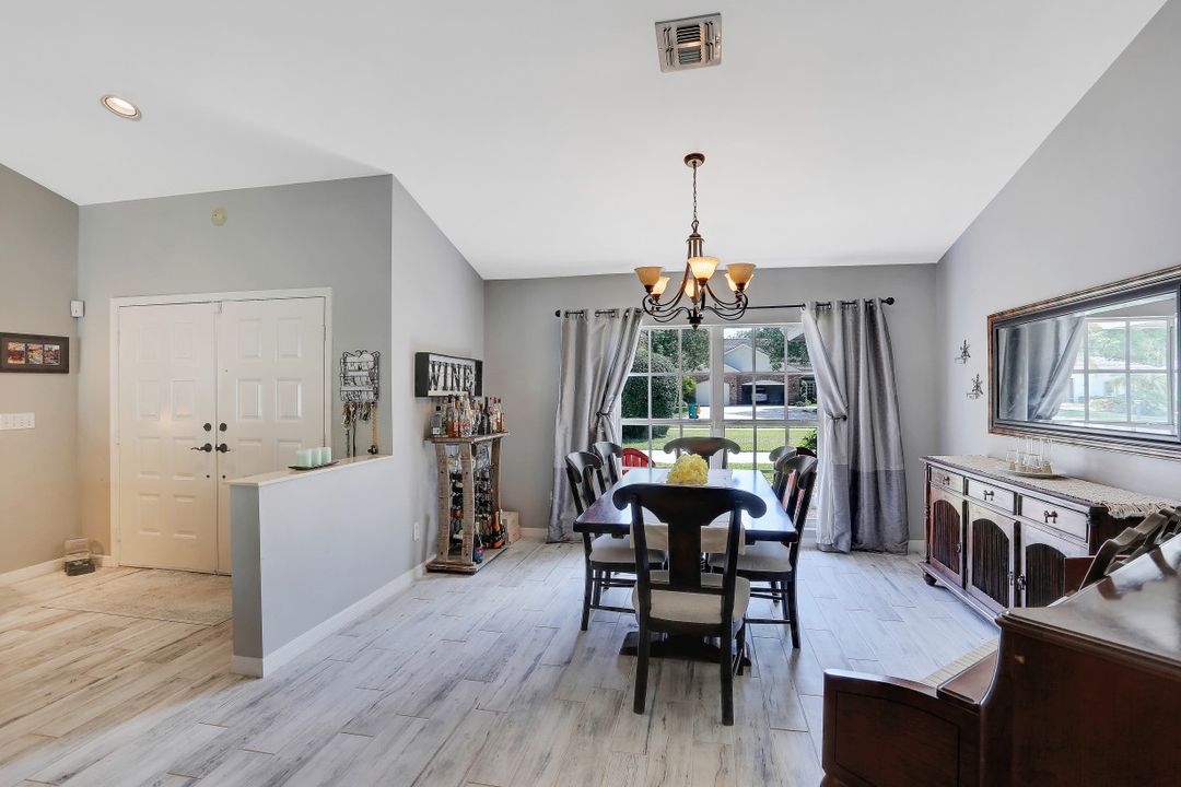 7359 Stonegate Dr, Naples, FL 34109