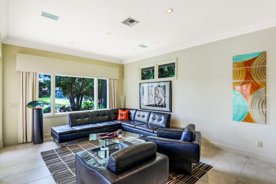 15720 Chatfield Dr, Fort Myers, FL 33908