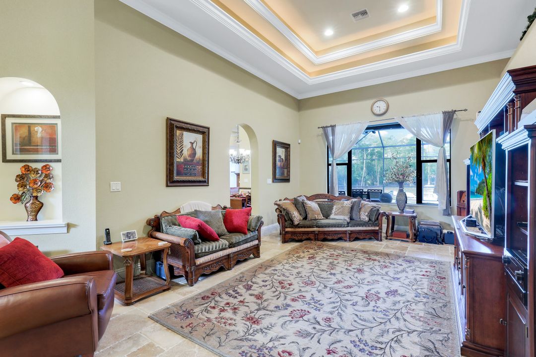 641 27th St SW, Naples, FL 34117