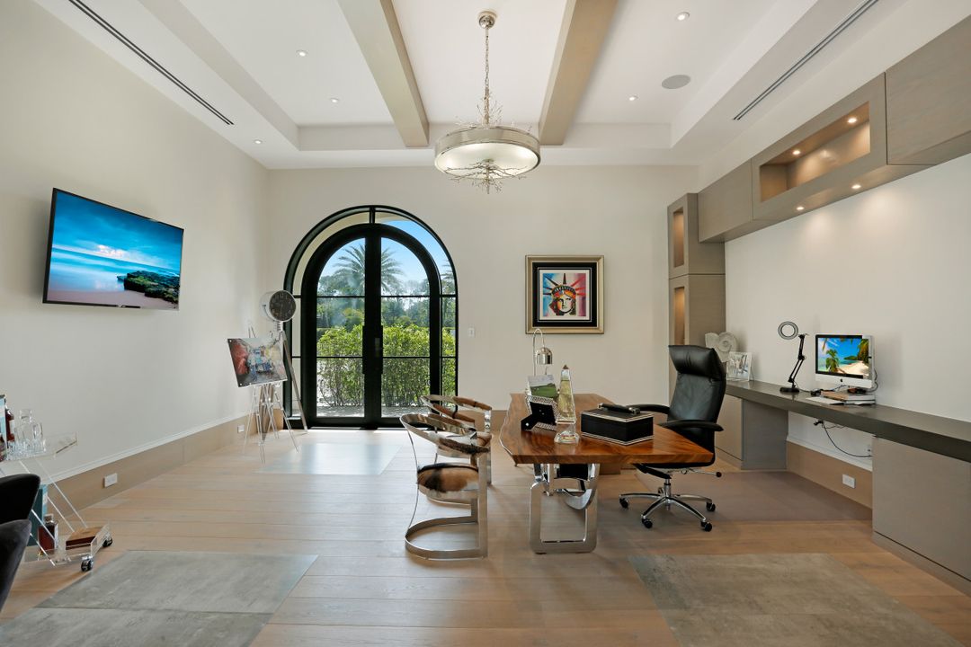 705 Myrtle Rd, Naples, FL 34108