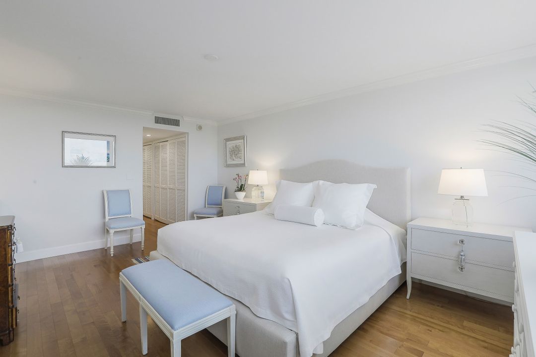 5601 Turtle Bay Dr #802, Naples, FL 34108