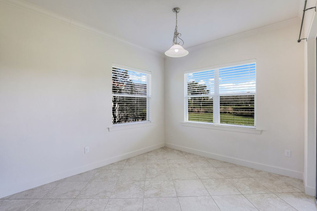 9106 Limestone Ln, Naples, FL 34120