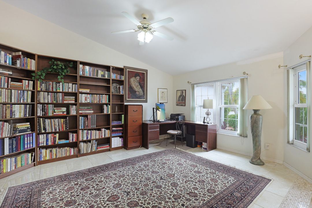 115 Plantation Cir, Naples, FL 34104