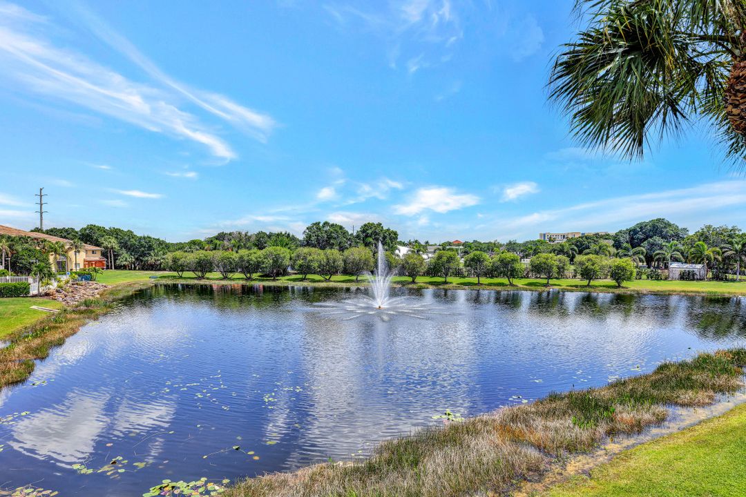 6400 Aragon Way #102, Fort Myers, FL 33966