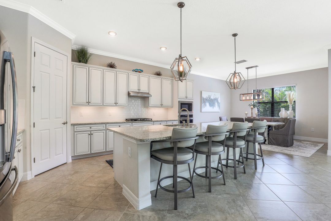 2134 Antigua Ln, Naples, FL 34120