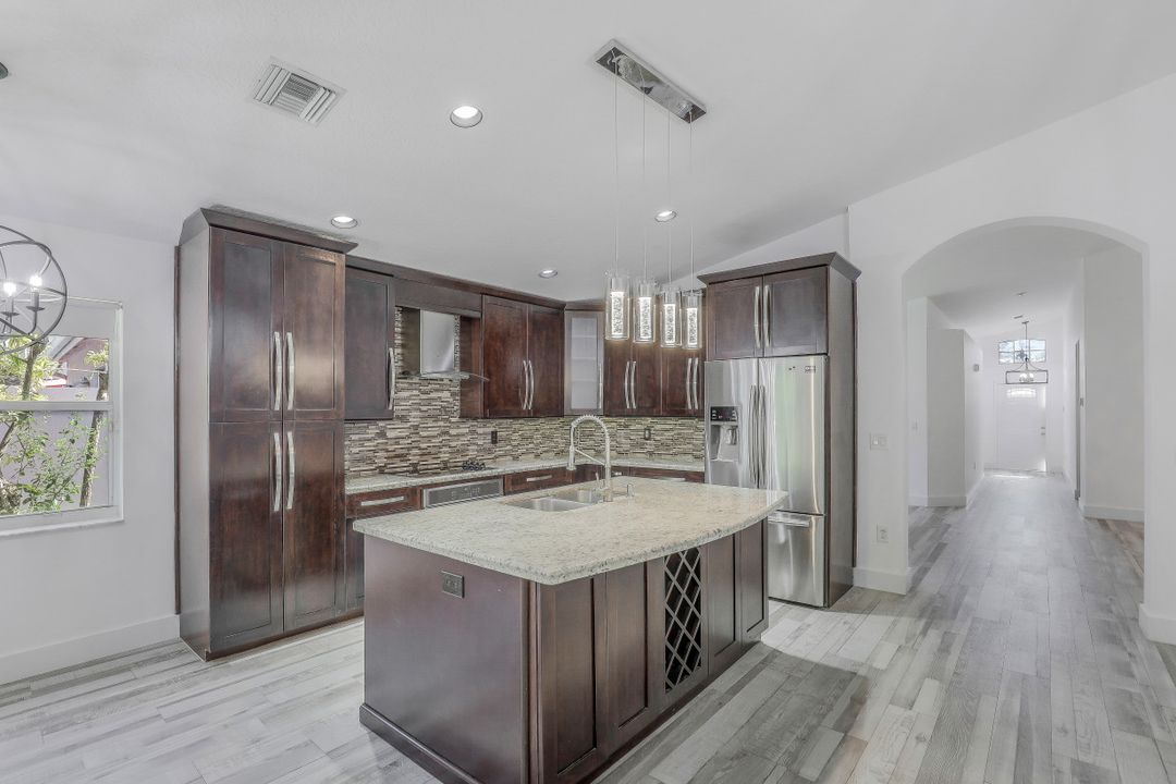 136 SW 206th Ave, Pembroke Pines, FL 33029