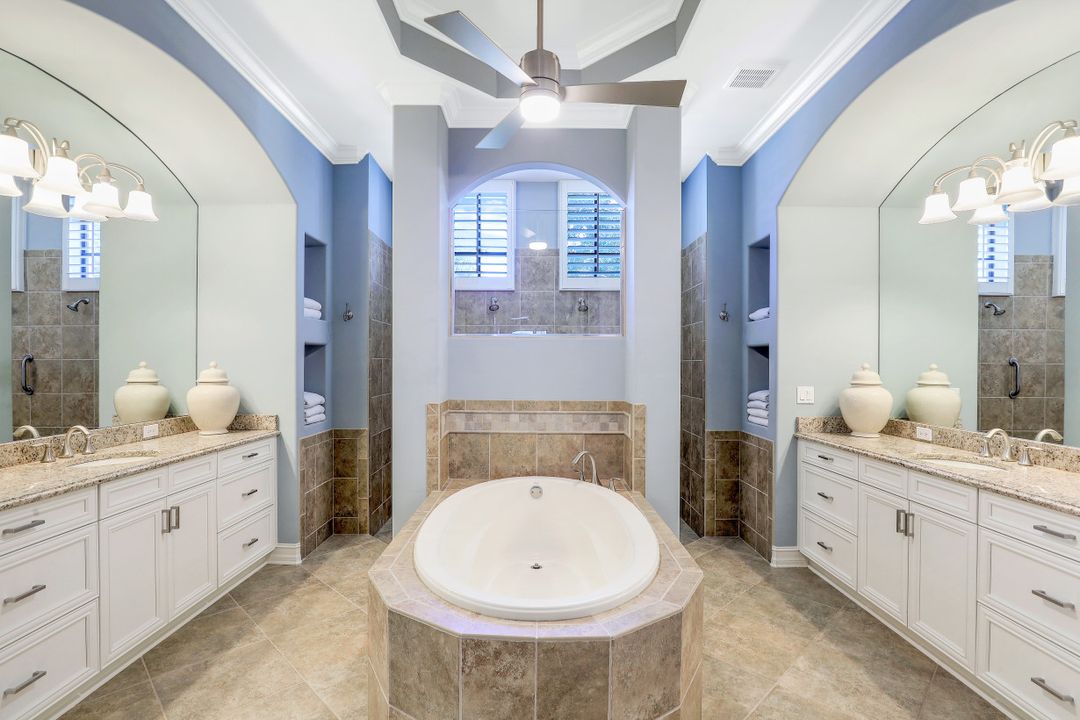 7413 Byrons Way, Naples, FL 34113