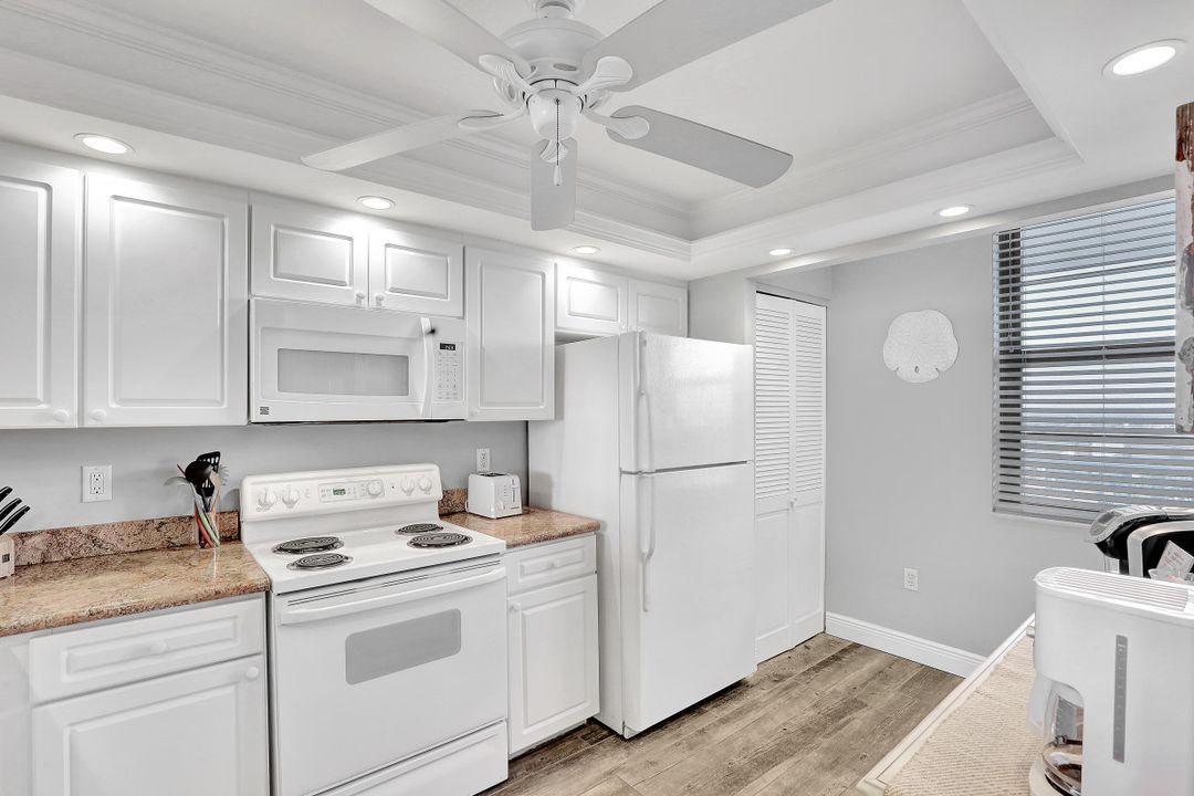 440 Seaview Ct #1002, Marco Island, FL 34145