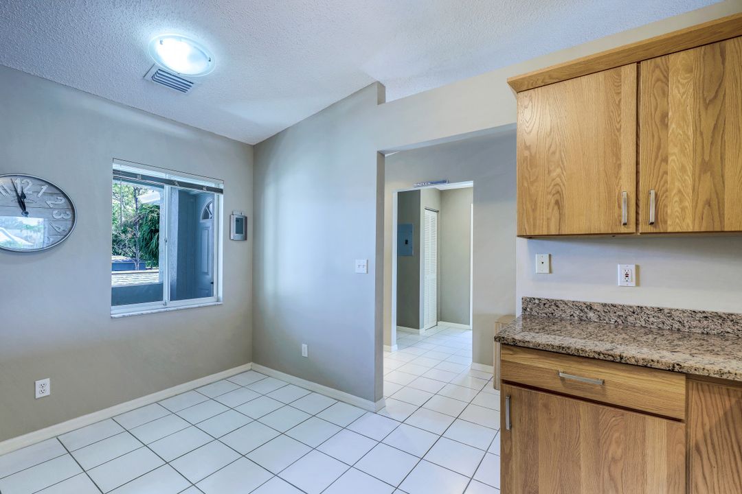 810 New Waterford Dr #201, Naples, FL 34104