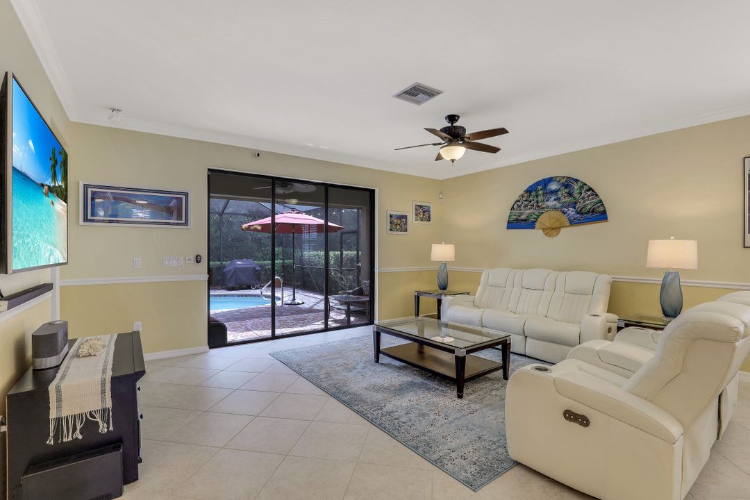3639 Treasure Cove Cir, Naples, FL 34114