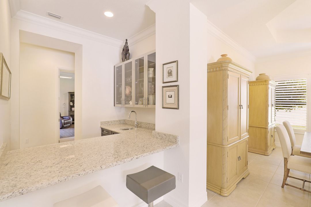 2760 Crystal Way, Naples, FL 34119