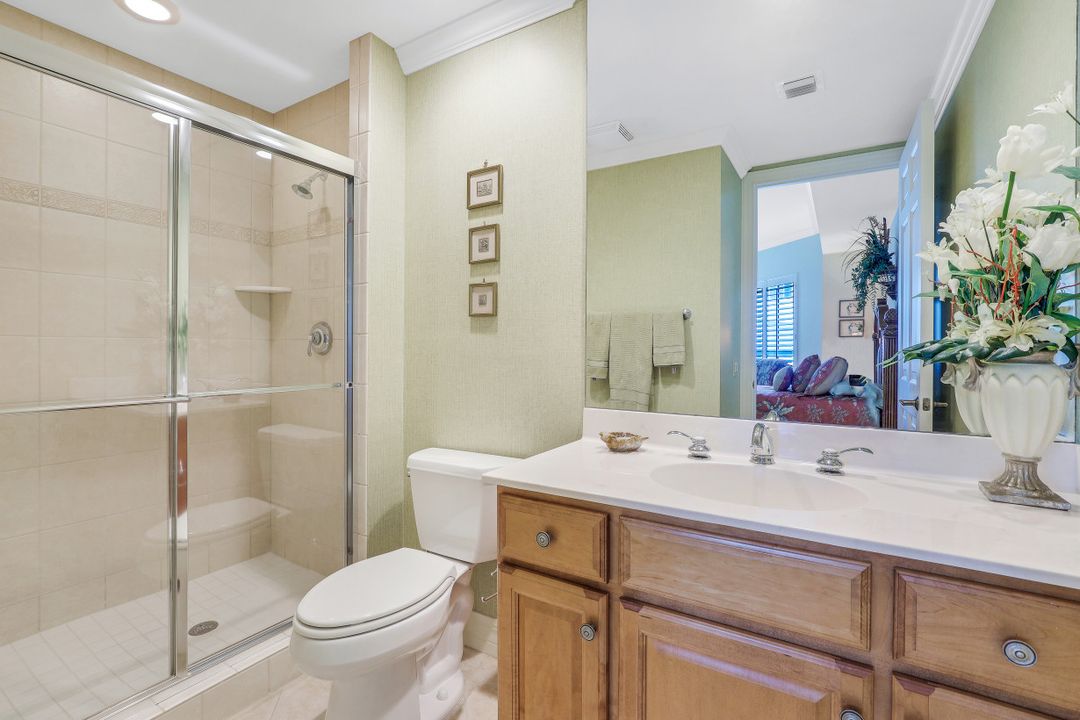 295 Grande Way #905, Naples, FL 34110