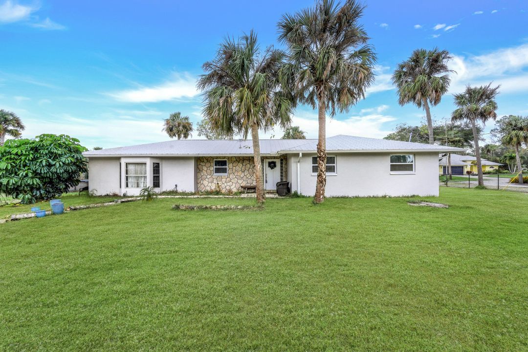 795 25th St SW, Naples, FL 34117