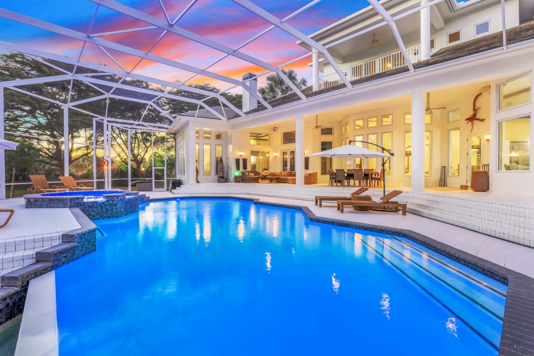 6262 Standing Oaks Ln, Naples, FL 34119