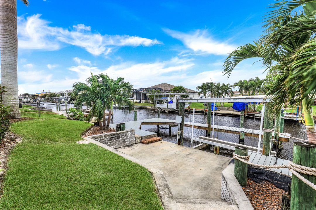 5328 Delano Ct, Cape Coral, FL 33904