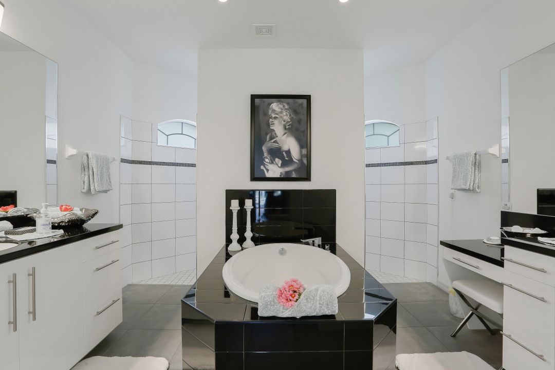 5341 Mikado Ct, Cape Coral, FL 33904