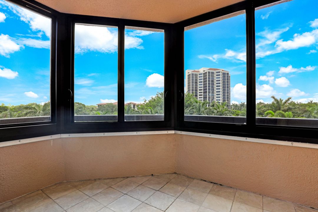 6075 Pelican Bay Blvd #406, Naples, FL 34108