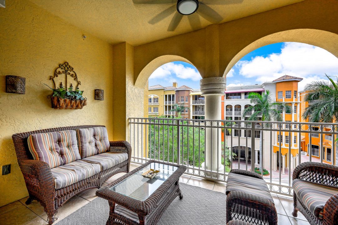 410 Bayfront Pl, Naples, FL 34102