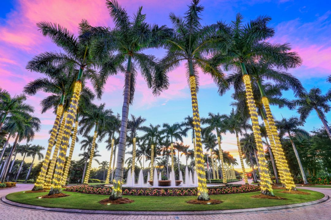 2620 Tiburon Dr, Naples, FL 34109