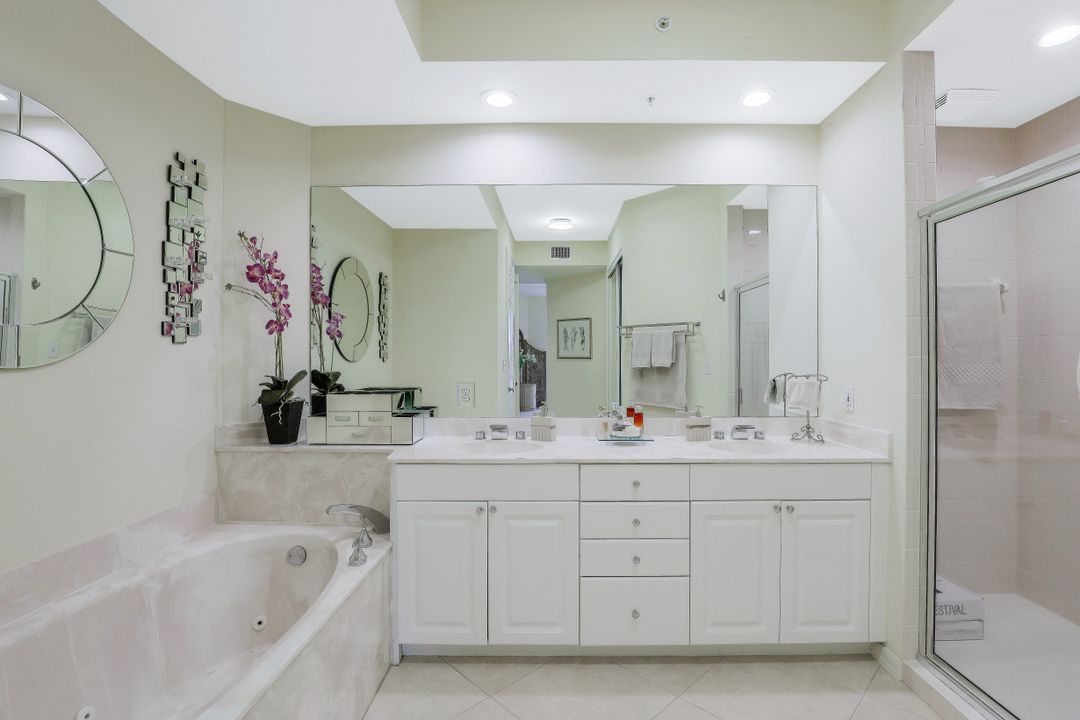 410 Flagship Dr #302, Naples, FL 34108