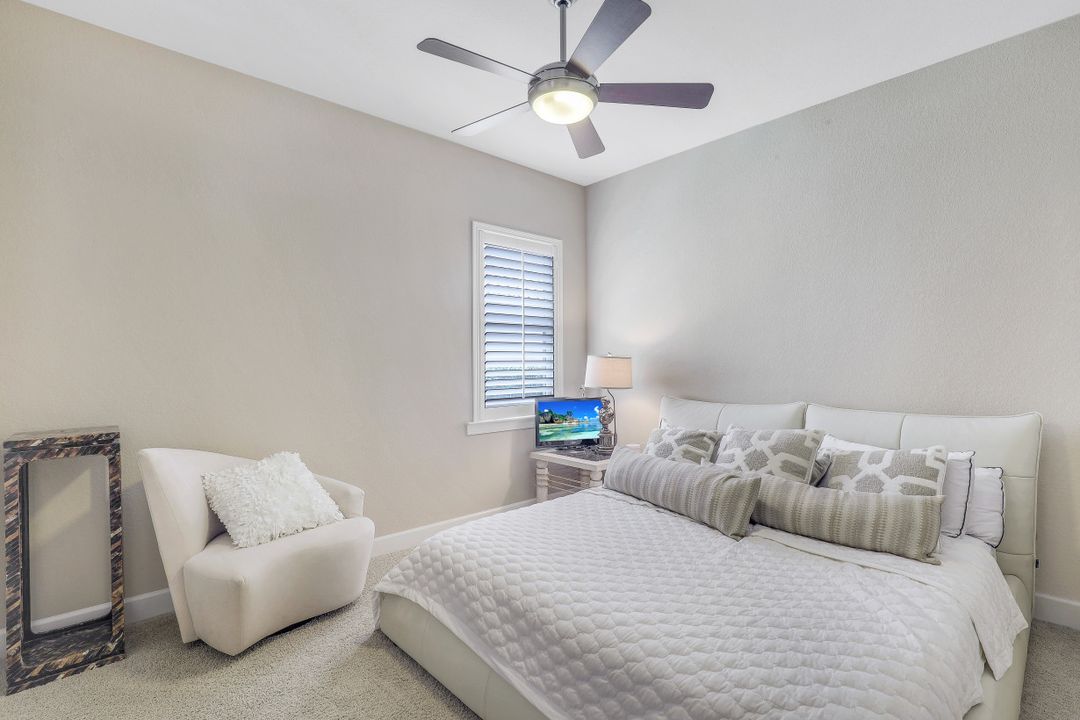 9403 Copper Rock Ct, Naples, FL 34120