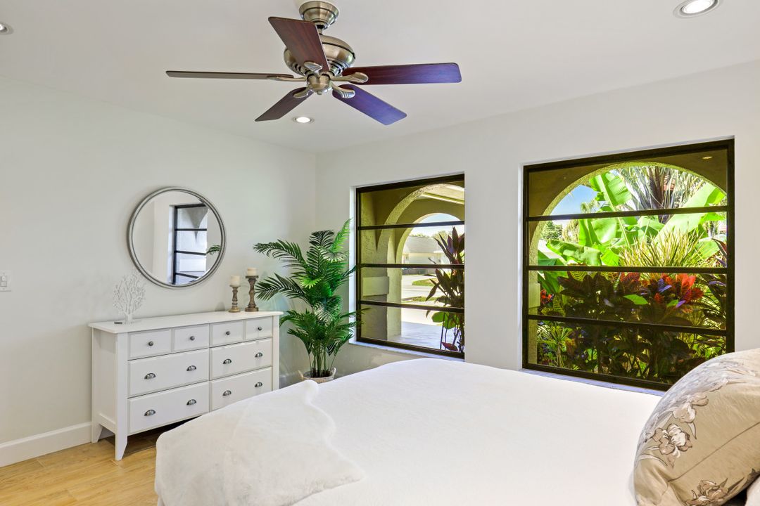 640 98th Ave N, Naples, FL 34108