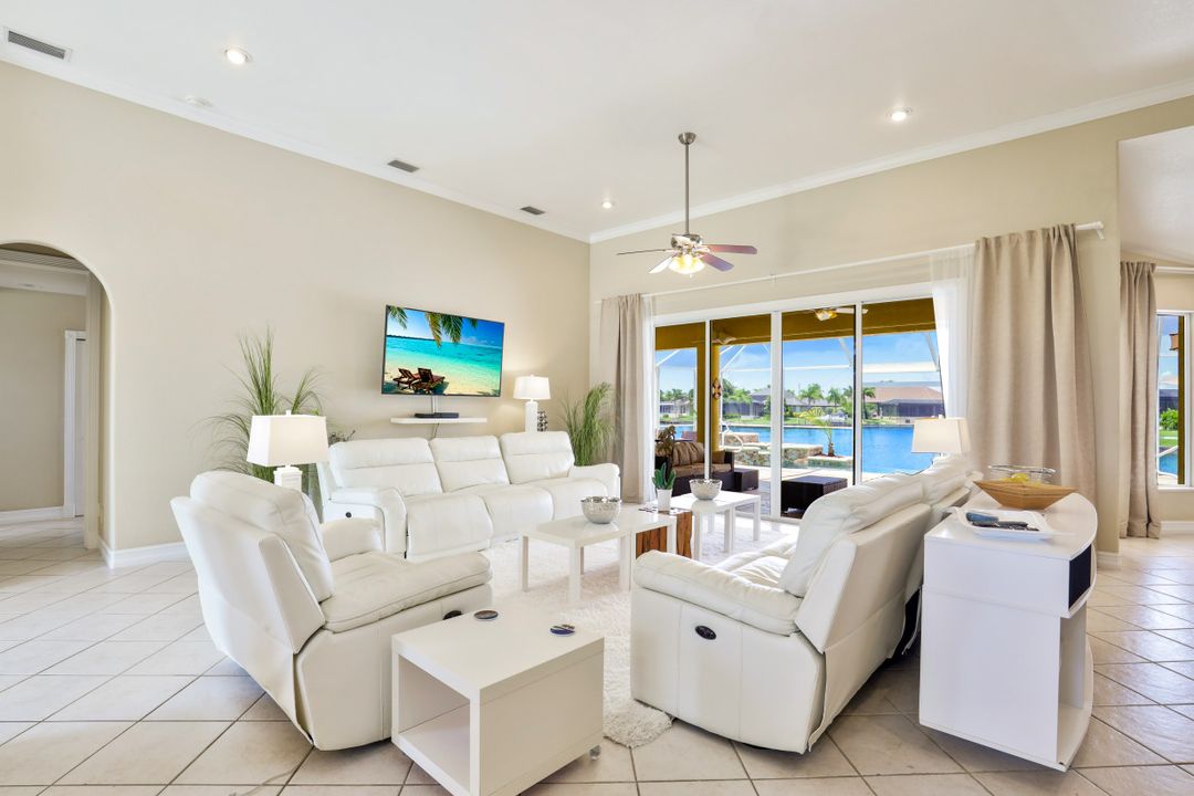 4102 SW 27th Ave, Cape Coral, FL 33914