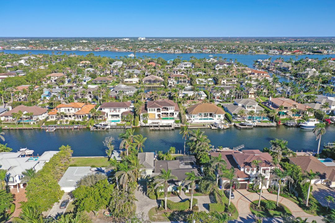 1935 5th St S, Naples, FL 34102