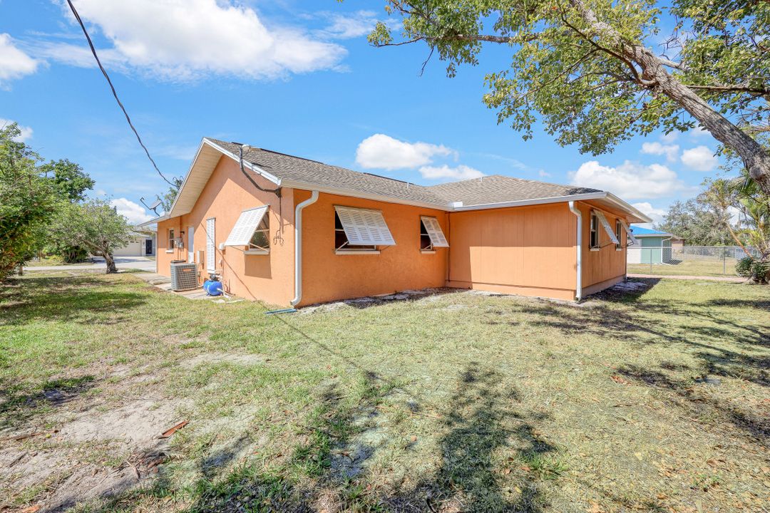 17421 Delaware Rd, Fort Myers, FL 33967