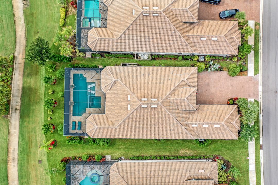 9392 Rapallo St, Naples, FL 34119