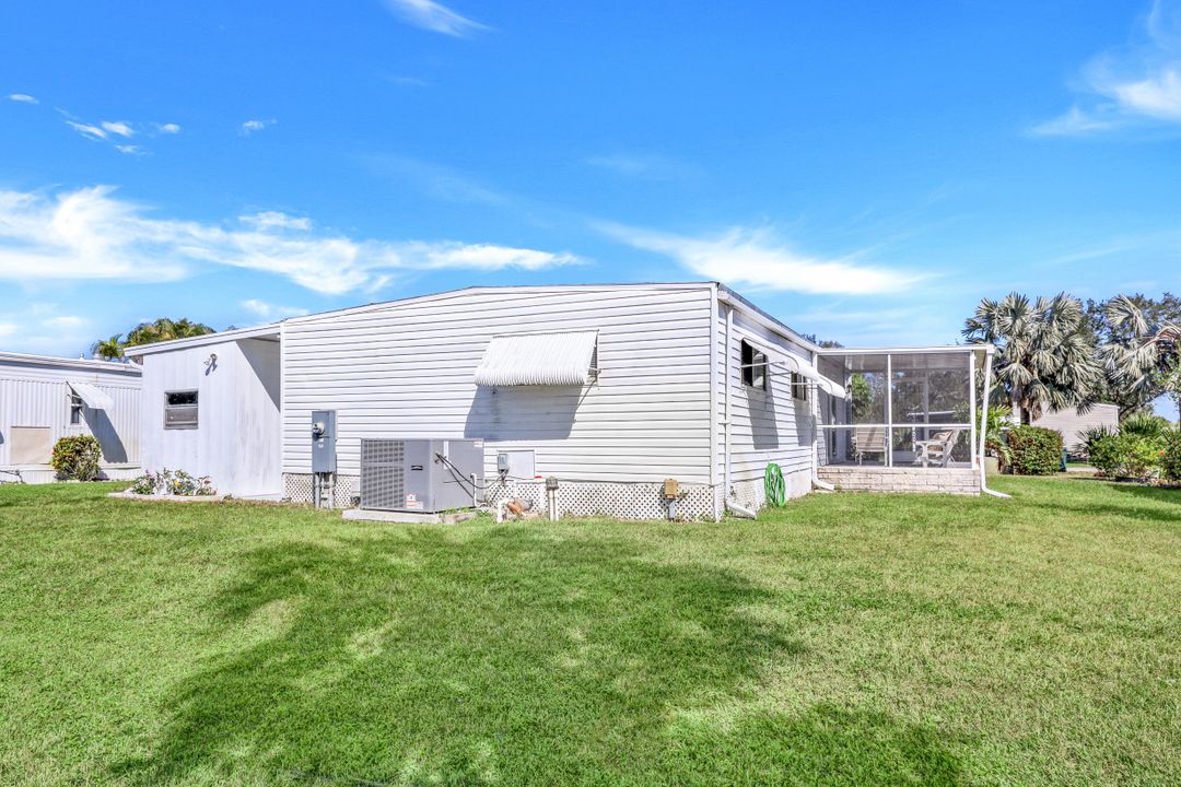 21 Lemans Dr, Naples, FL 34112