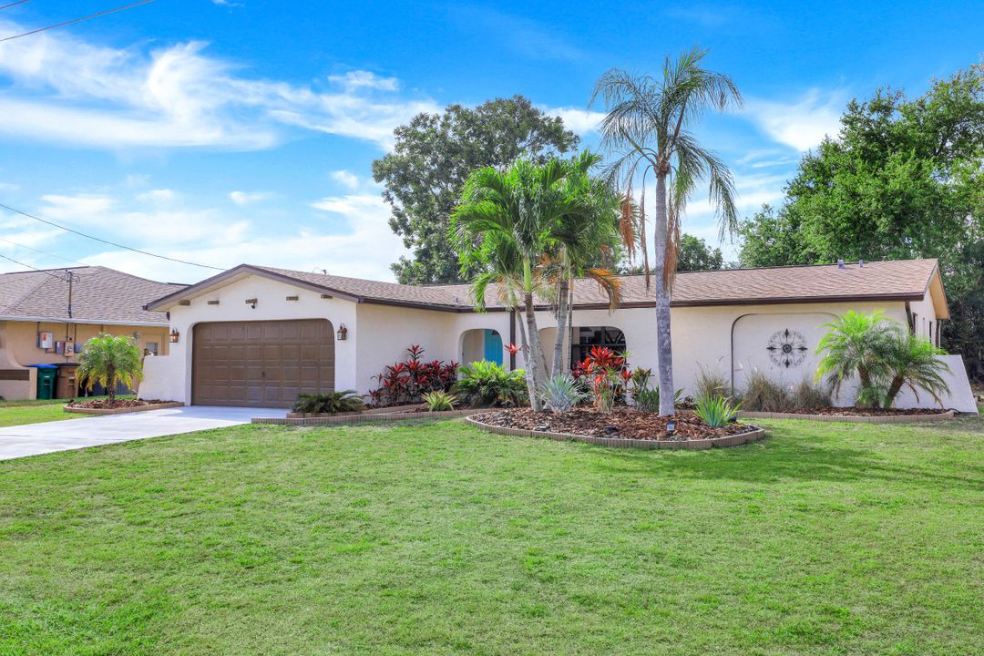 1214 SE 30th Terrace, Cape Coral, FL 33904