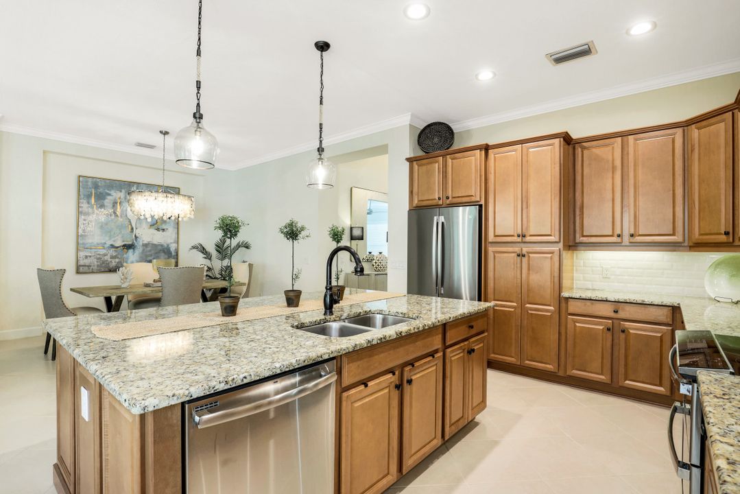 9345 Isla Bella Cir, Bonita Springs, FL 34135
