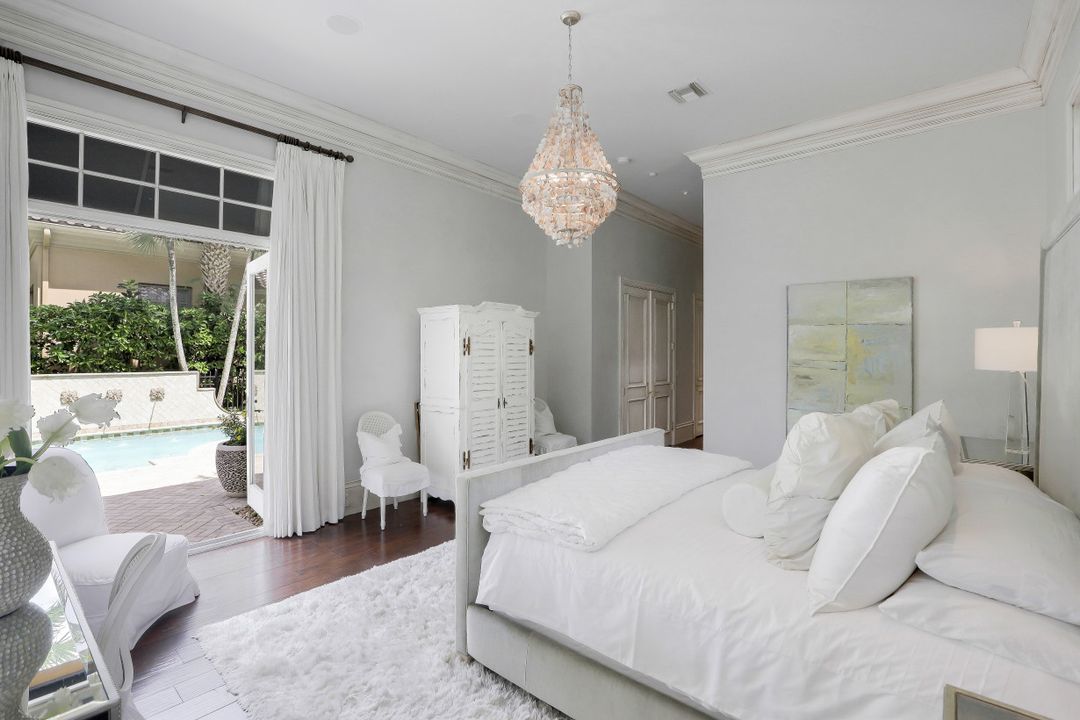 15655 Villoresi Way, Naples, FL 34110