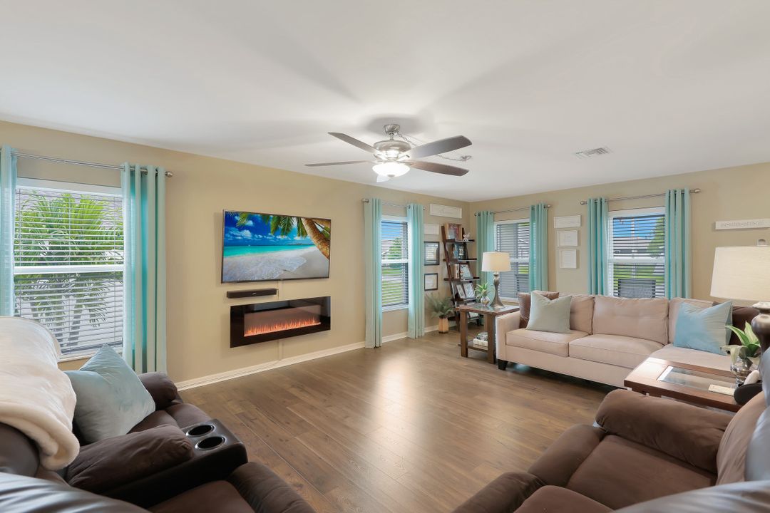 3006 SW 1st Pl, Cape Coral, FL 33914