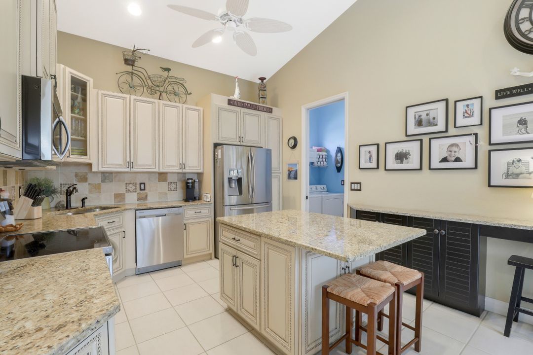 3640 Sawgrass Ct, Bonita Springs, FL 34134