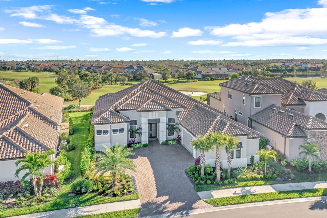 9308 Tulipano Ter, Naples, FL 34119