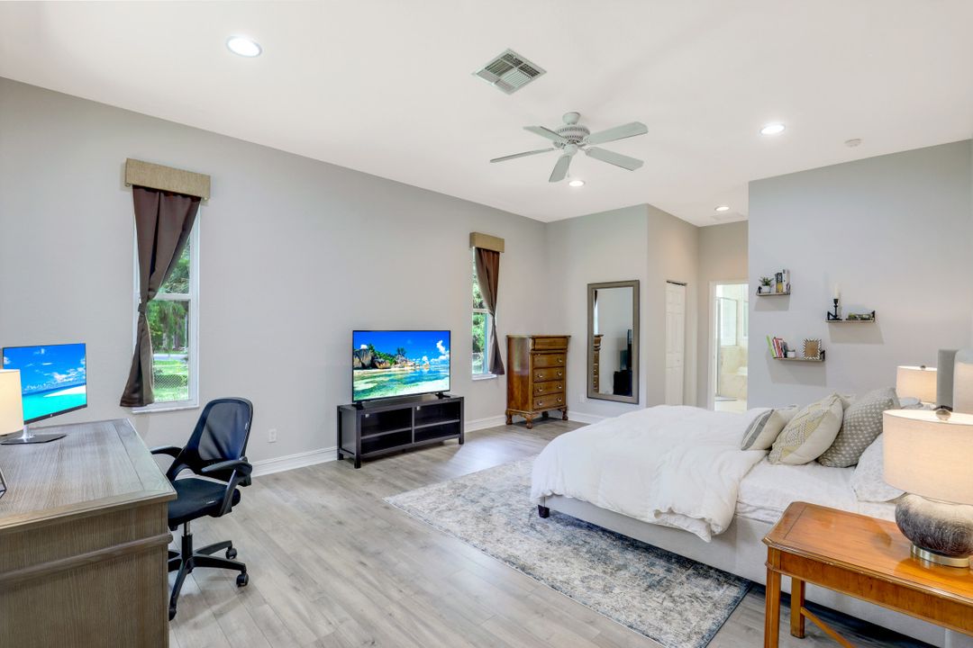 180 23rd St NW, Naples, FL 34120