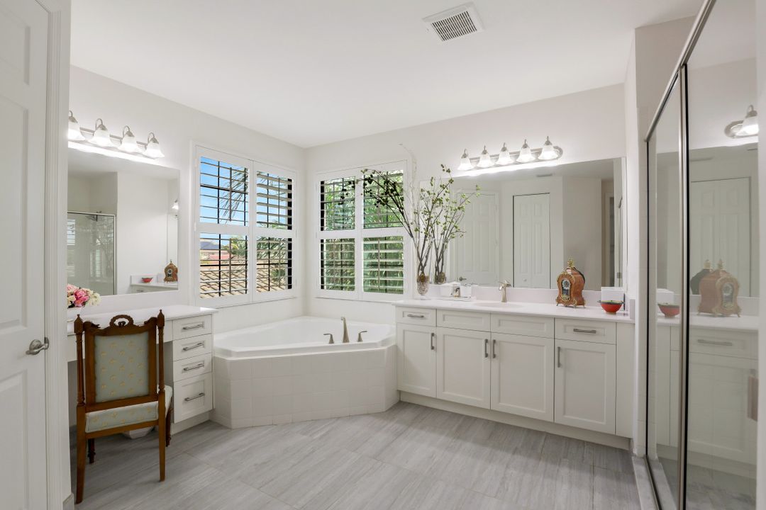 13840 Luna Dr, Naples, FL 34109