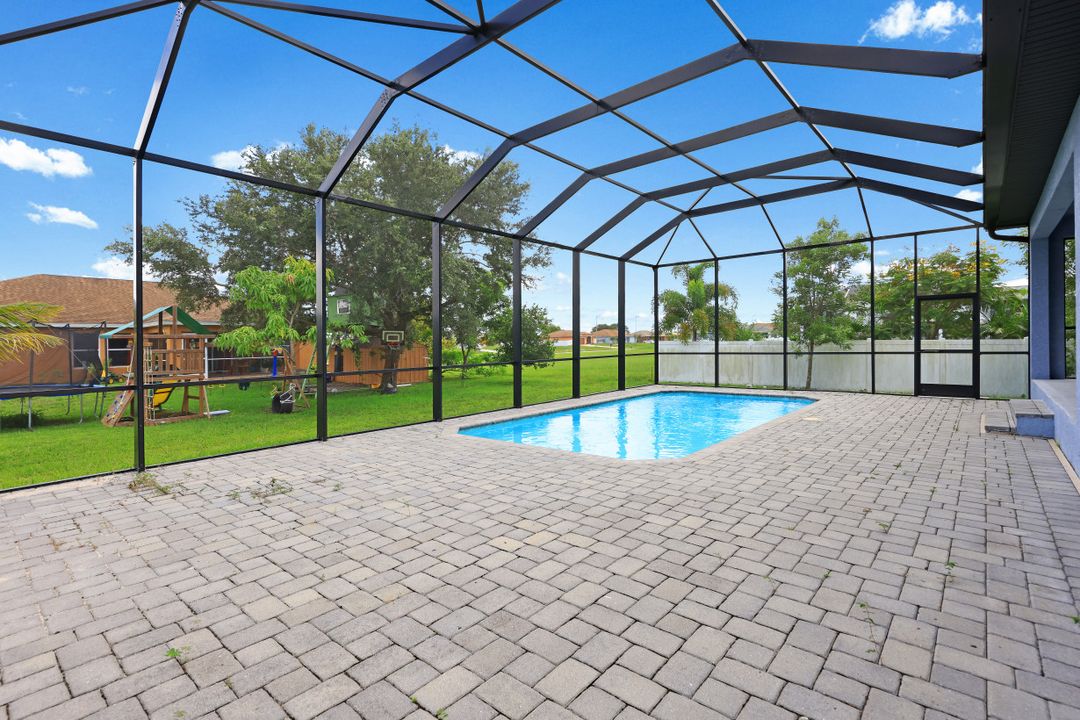 1011 NW 16th Pl, Cape Coral, FL 33993