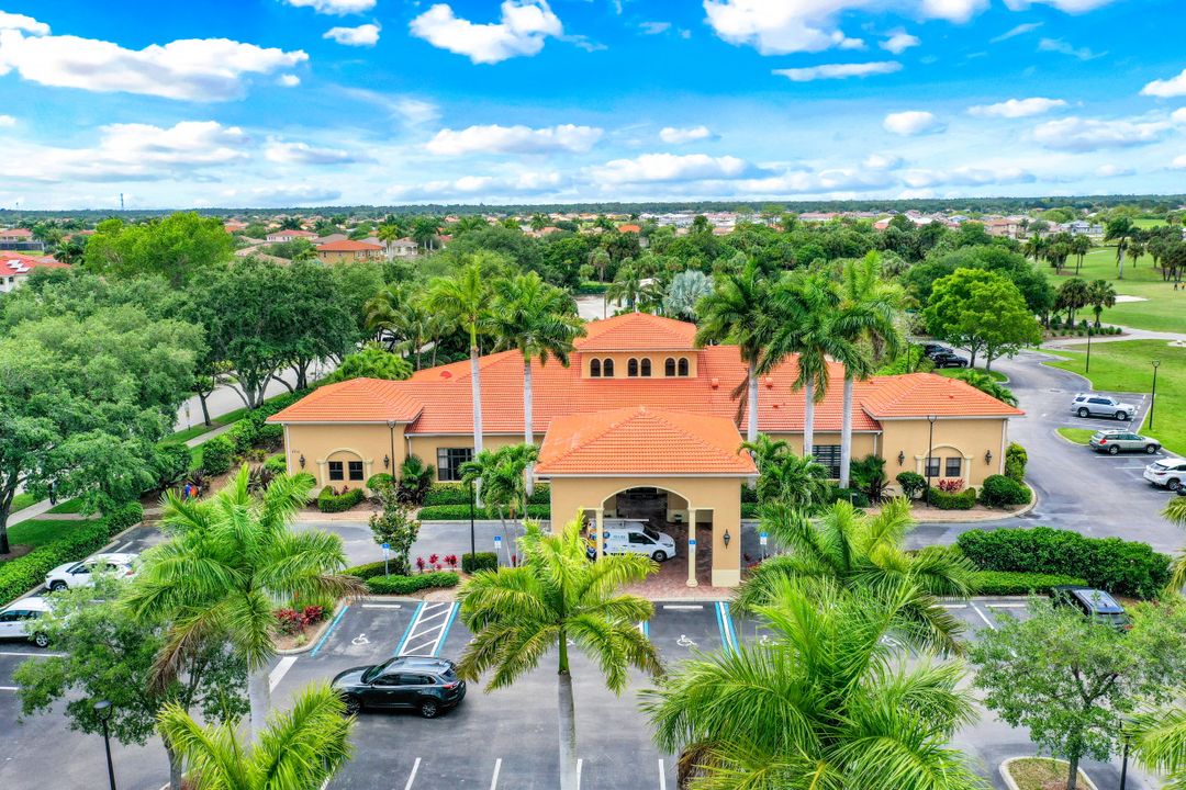 2108 Par Dr, Naples, FL 34120