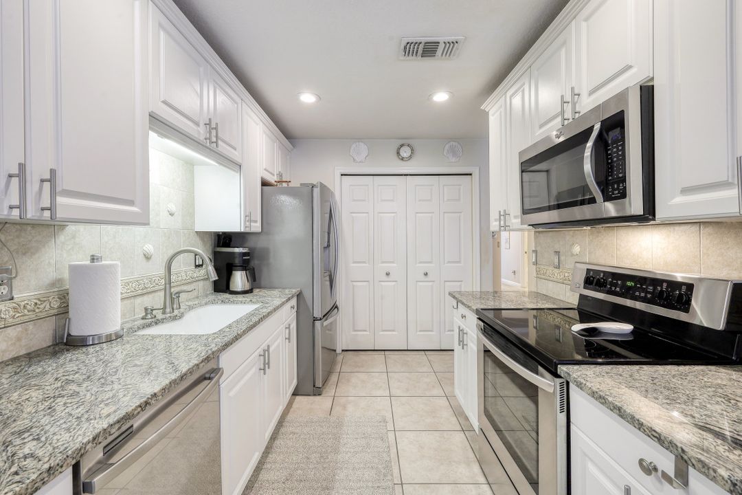 7114 Wild Forest Ct Apt 102, Naples, FL 34109