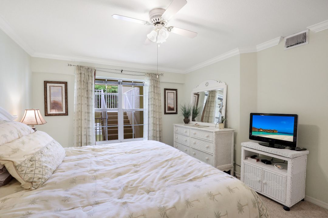 15505 Cedarwood Ln #204, Naples, FL 34110