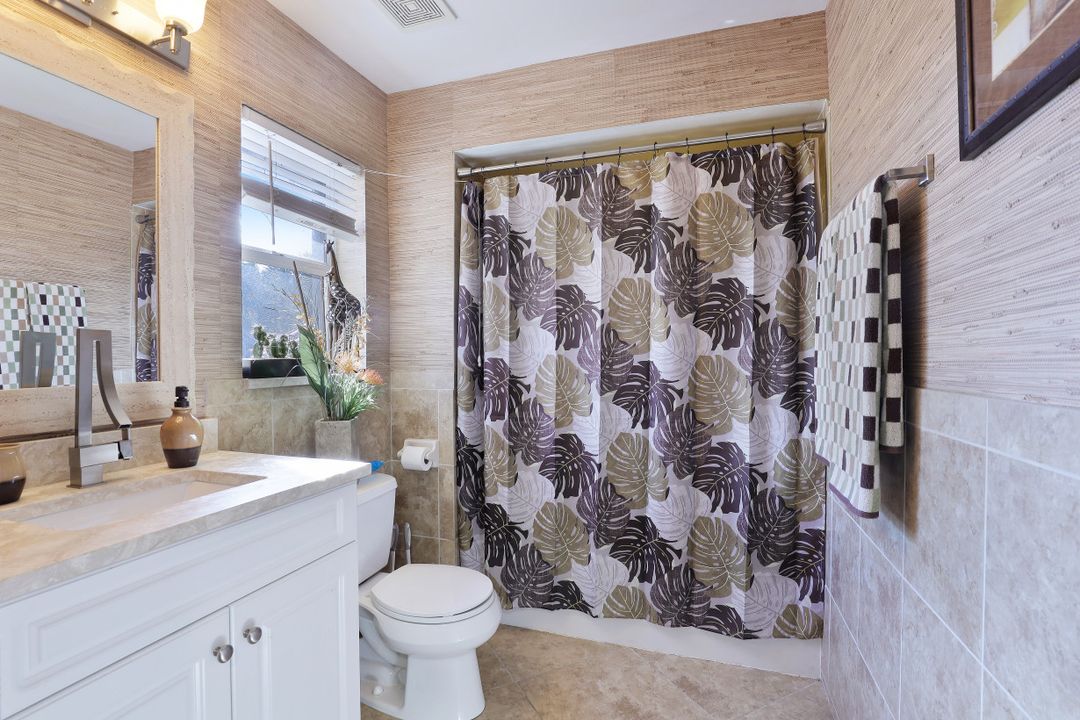 4259 Covey Cir, Naples, FL 34109