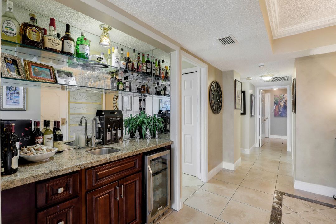 4031 Gulf Shore Blvd  #4F, Naples, FL 34103