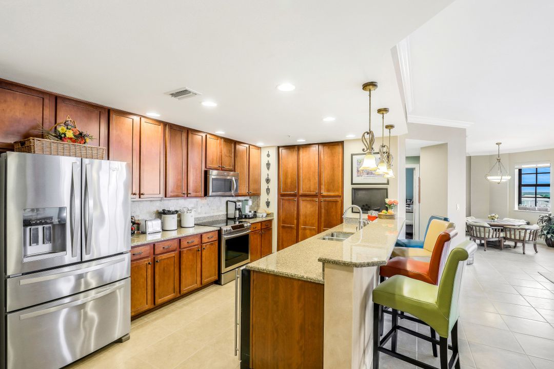 5781 Cape Harbour Dr #607, Cape Coral, FL 33914