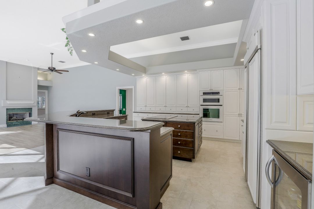 518 Wedgewood Way, Naples, FL 34119