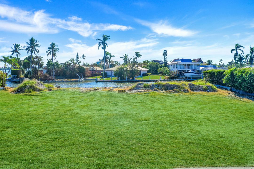 975 Sundrop Ct, Marco Island, FL 34145