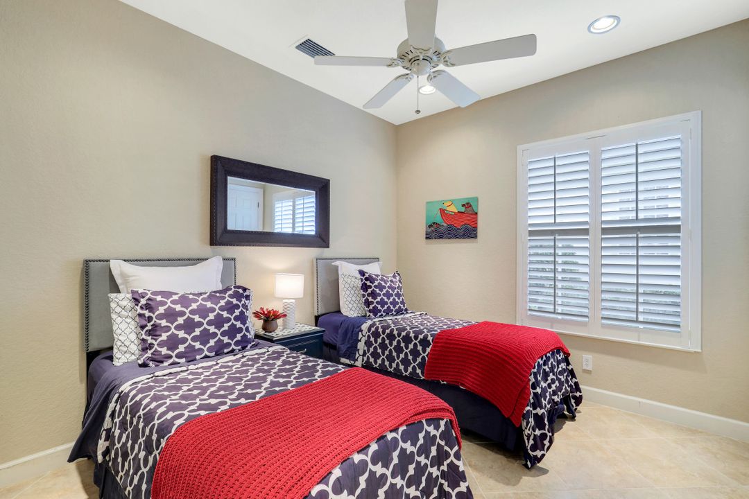 8733 Hideaway Harbor Ct, Naples, FL 34120