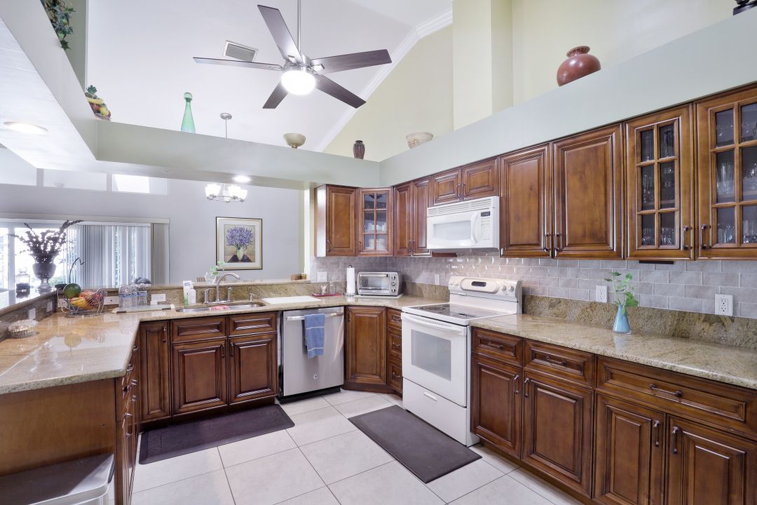 113 Quail Hollow Ct, Naples, FL 34113